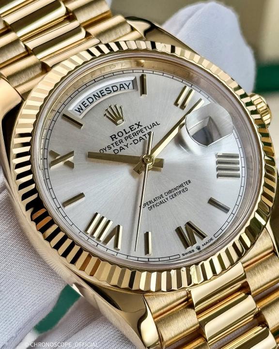 Rolee_x Oyster Perpetual Day Date 40 Battery Gold-White